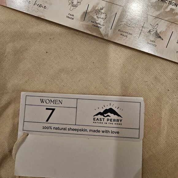 EAST PERRY Tan 100% Natural Sheepskin Slippers Woman Size 7 NWOT - Picture 6 of 7